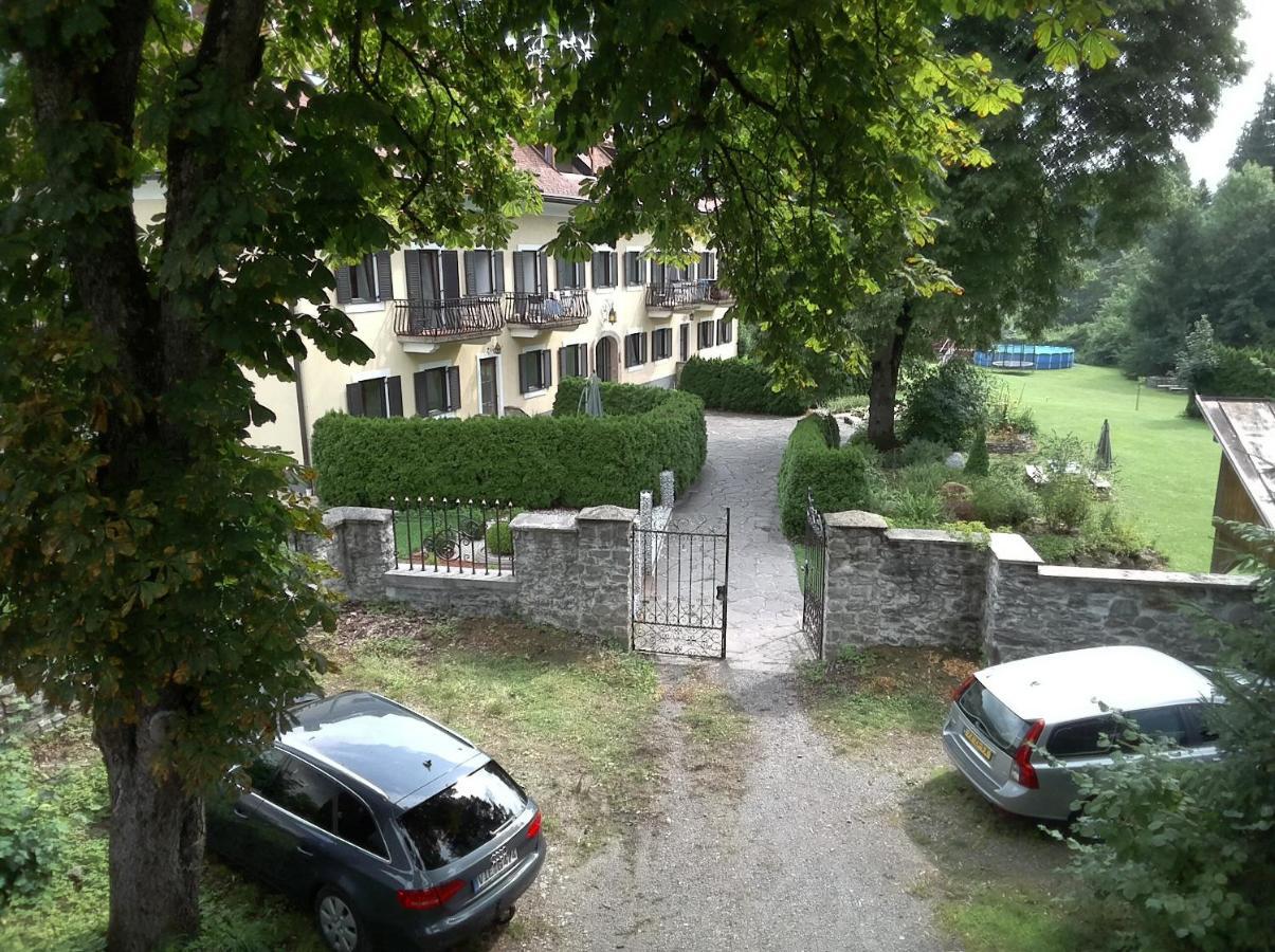 Garten- & Loggia-Appartement Herrenhaus Dellach im Drautal Exterior photo